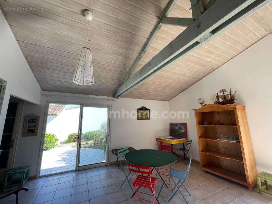 Maison de plain-pied – 83 m² avec dépendance – Terrasse & Jardin – Le Bois-Plage-en-Ré - photo 17