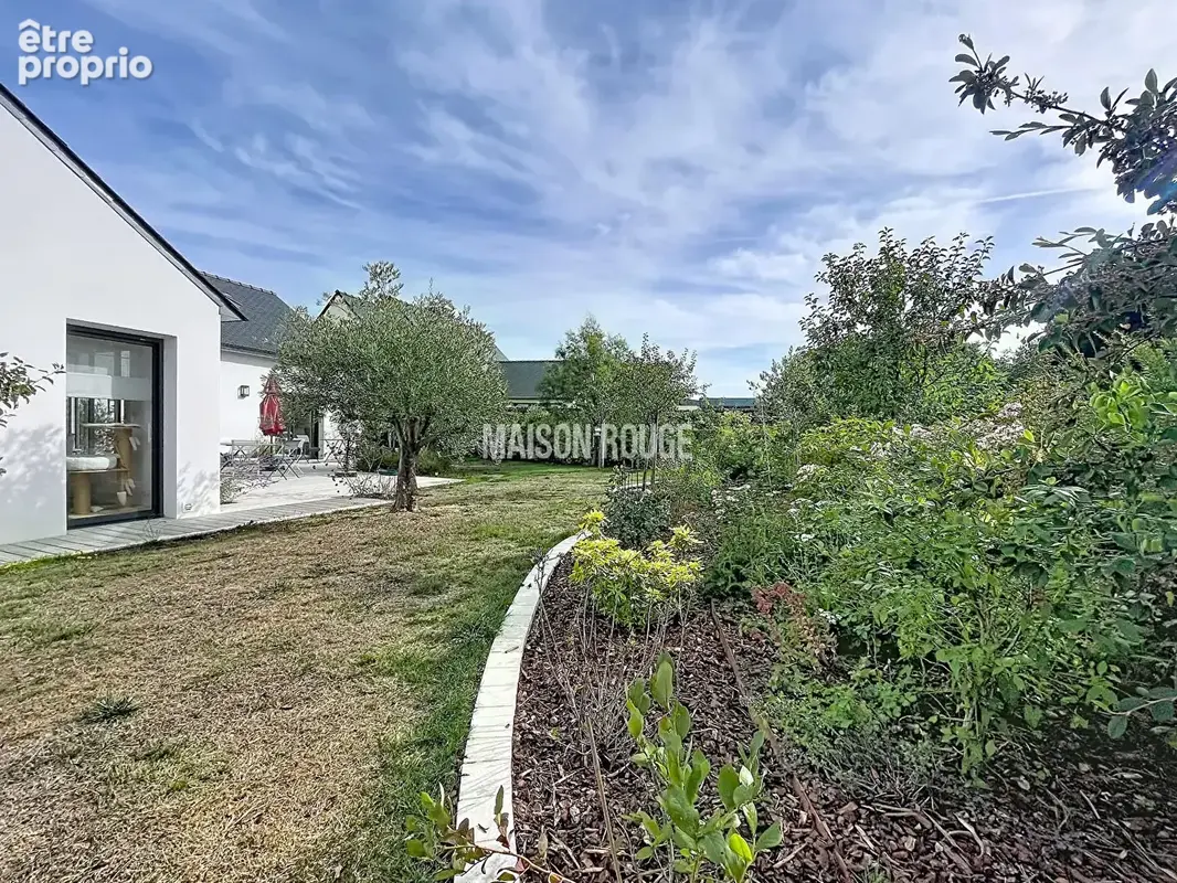 Maison récente, à proximité immédiate du centre bourg, environnement calme - photo 14