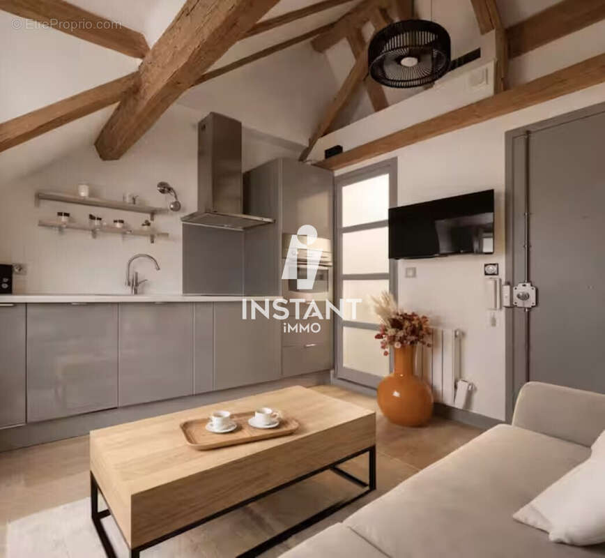 Appartement à PARIS-3E