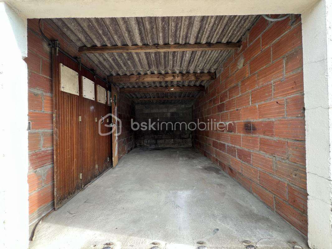 Parking à SUCY-EN-BRIE