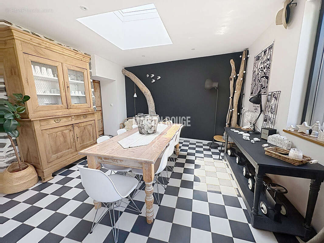 Étables-sur-Mer : Maison en pierre rénovée avec beaucoup de goût, extension contemporaine, 4 chambres et 4 200 m² de jardin au c - photo 5