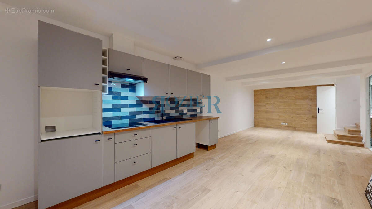 Appartement à VALLAURIS