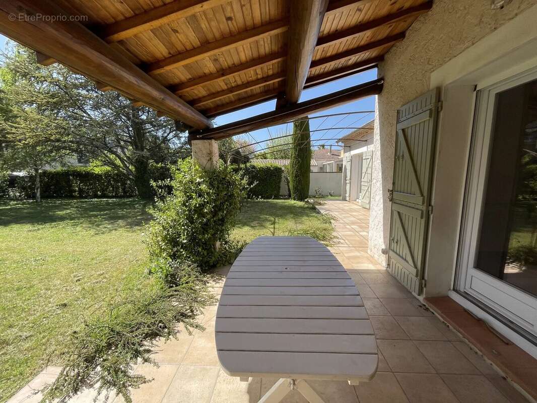 Maison à L'ISLE-SUR-LA-SORGUE