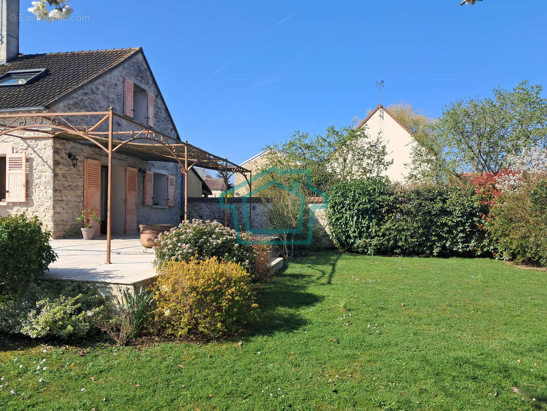 Maison à THOIRY