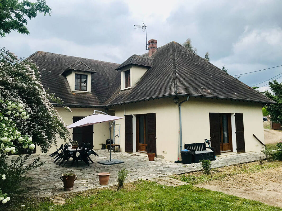 Maison à SAINT-REMY-SUR-AVRE