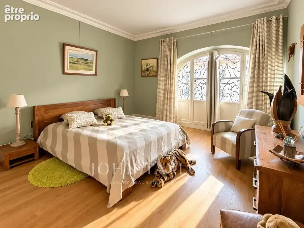 Appartement de prestige - deux places de parking, ascenseur - Jardin Public - John Taylor Bordeaux - photo 9