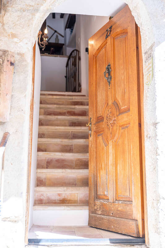 Appartement à TOURRETTES-SUR-LOUP