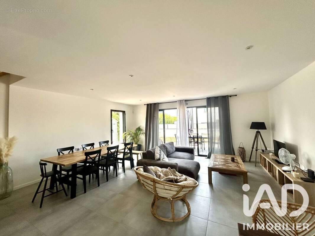 Maison 114 m² à Murs-Erigne  - photo 8