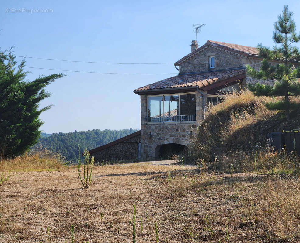 Maison à AILHON