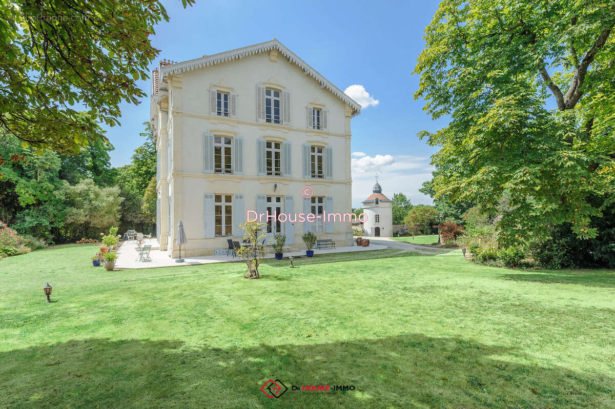 Maison 341 m² à Saint-Jean-D'angely  - photo 12