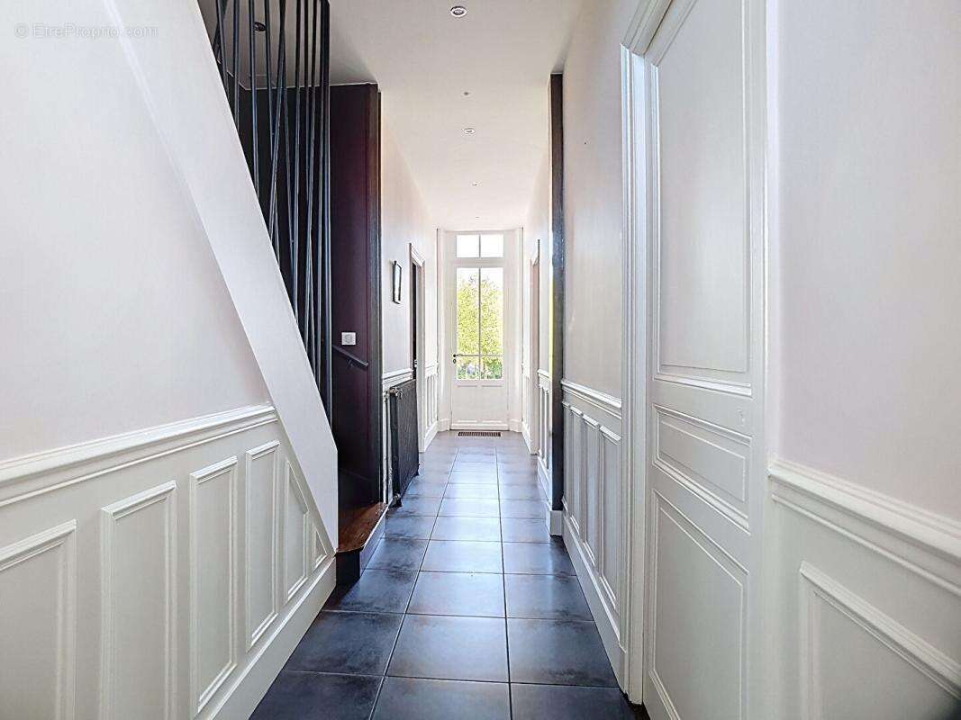 Maison à EGRISELLES-LE-BOCAGE