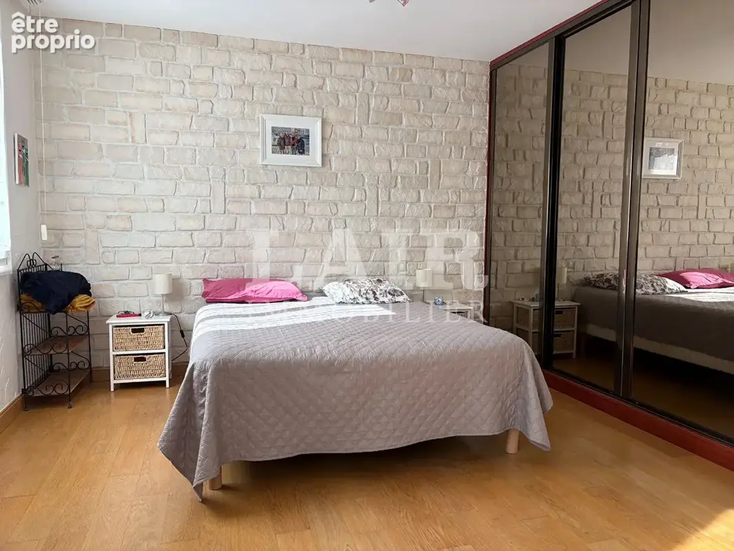 Maison habitable de plain pied avec deux garages et atelier - Réf. 15812 - photo 5