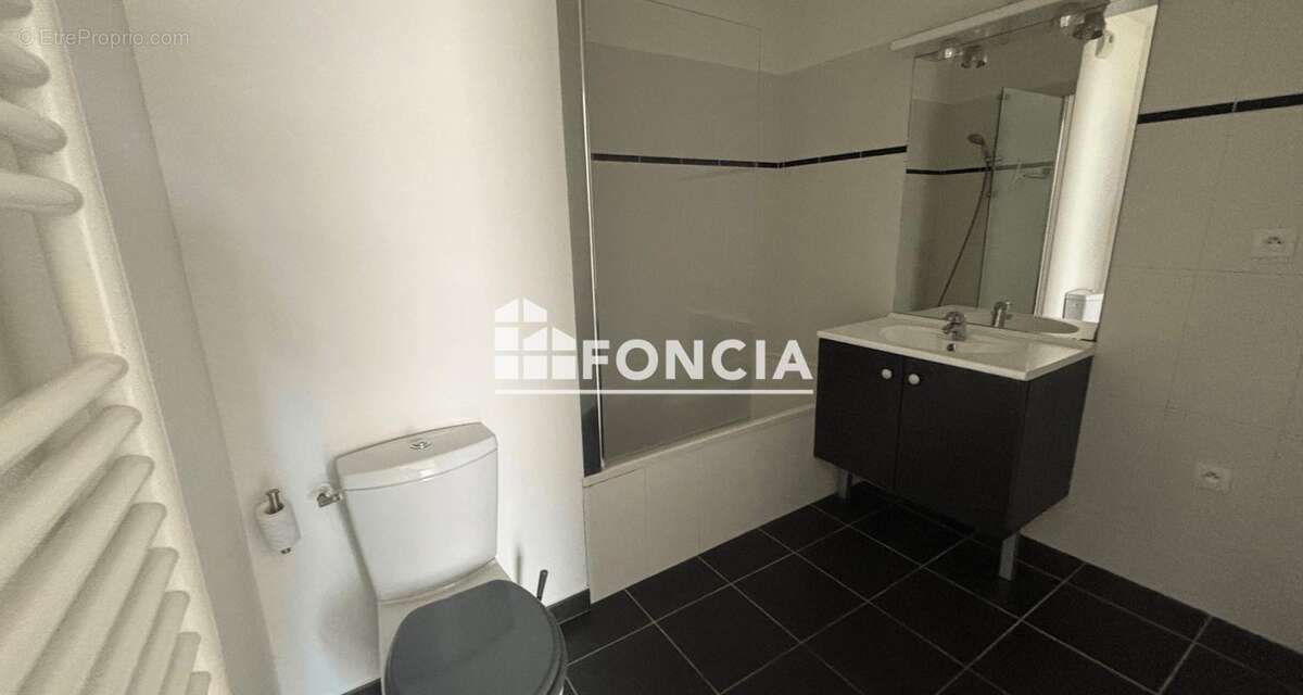 Appartement à DECINES-CHARPIEU