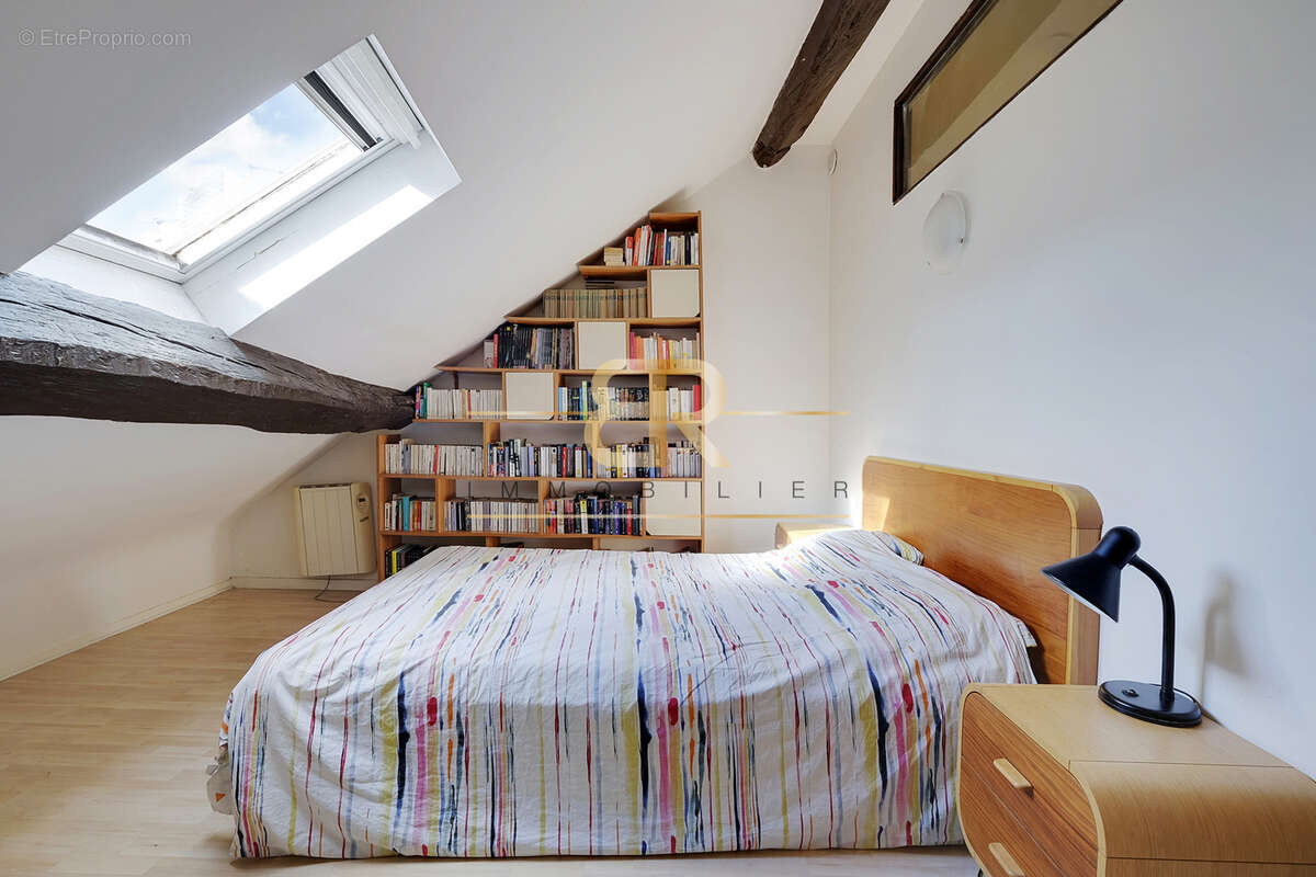 Appartement à PARIS-1E