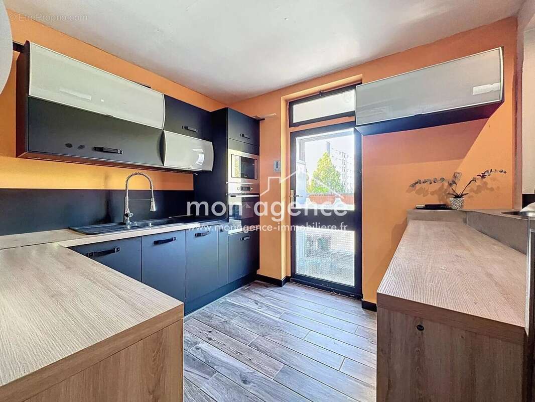 Appartement à MONT-SAINT-AIGNAN