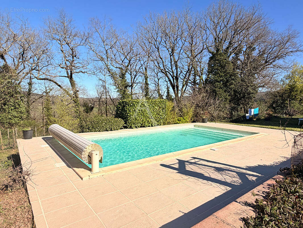 Maison avec vue dégagée, piscine, 5 chambres - photo 3