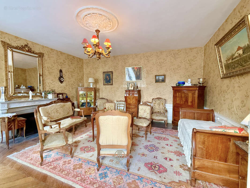 Maison à PARAY-LE-MONIAL