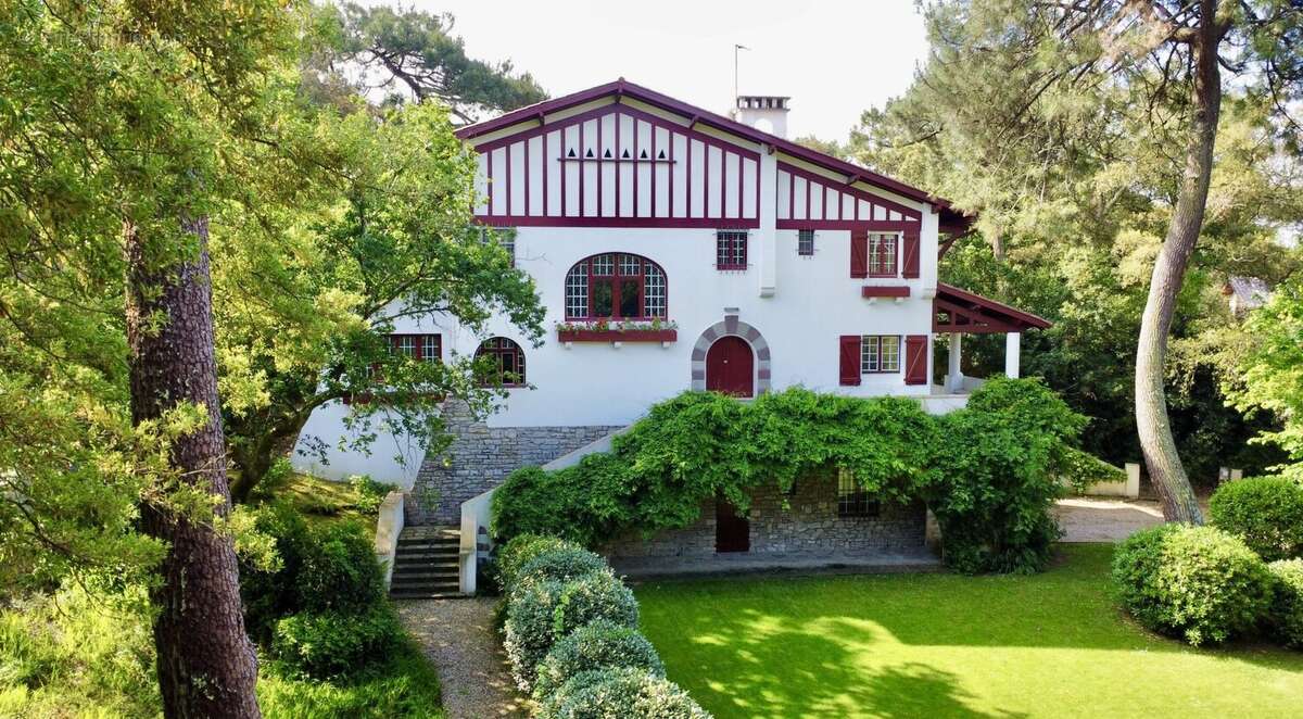 Maison de caractère à vendre  Hossegor  Entre lac et océan  Propriété d'exception de 450 m2 - photo 5