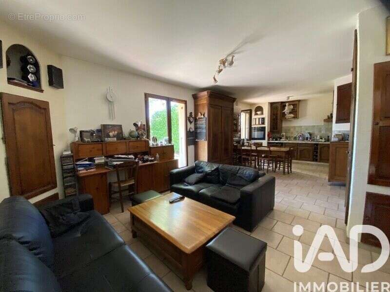 Maison 112 m² à Puymeras  - photo 6