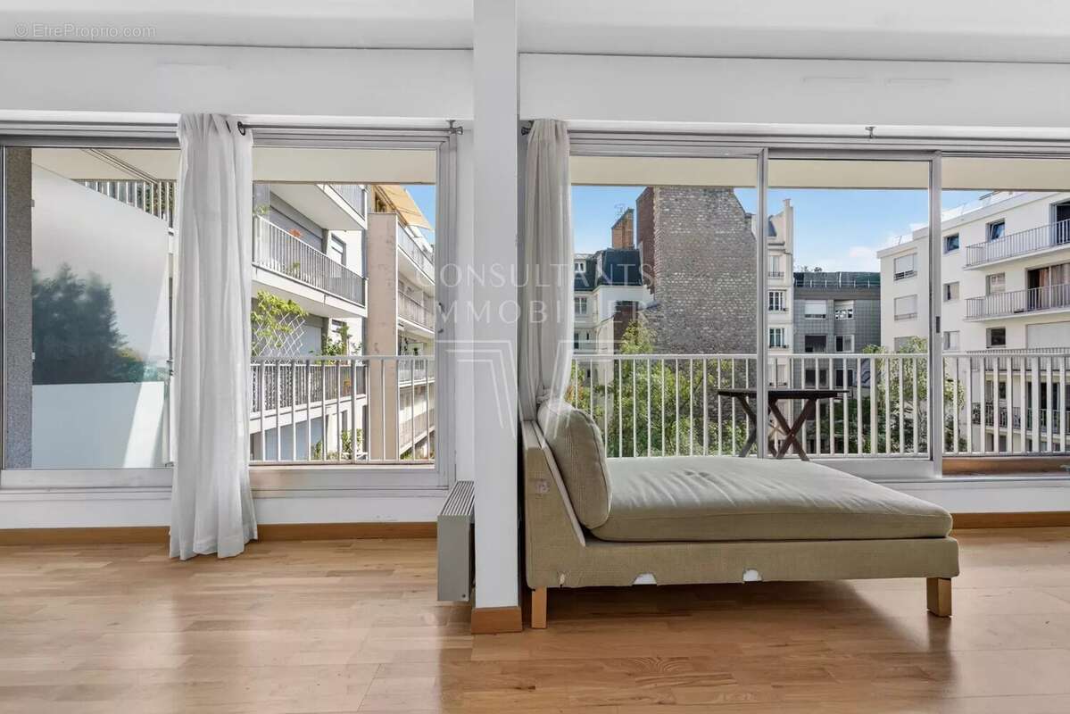 Appartement à PARIS-15E