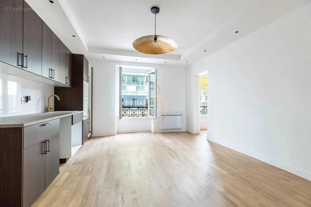 Appartement à PARIS-9E