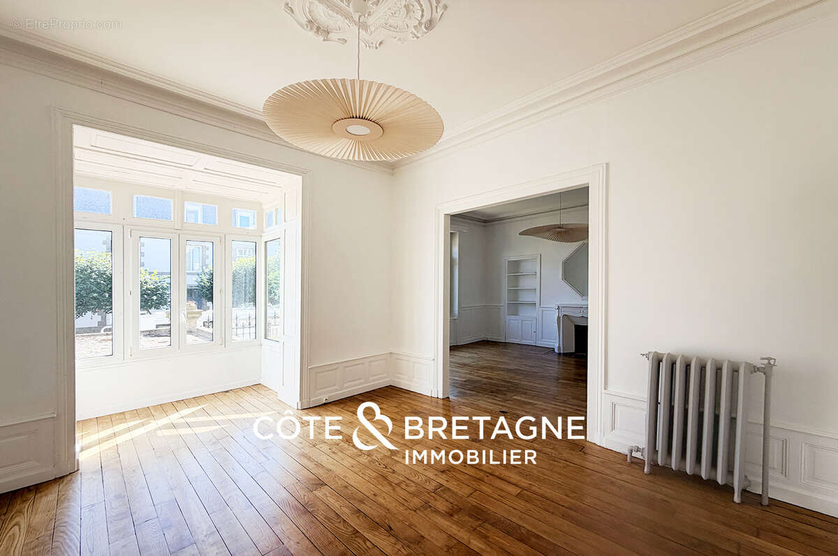 Maison bourgeoise de caractere à vendre à saint-brieuc avec jardin clos  réf : 2026143 - photo 5