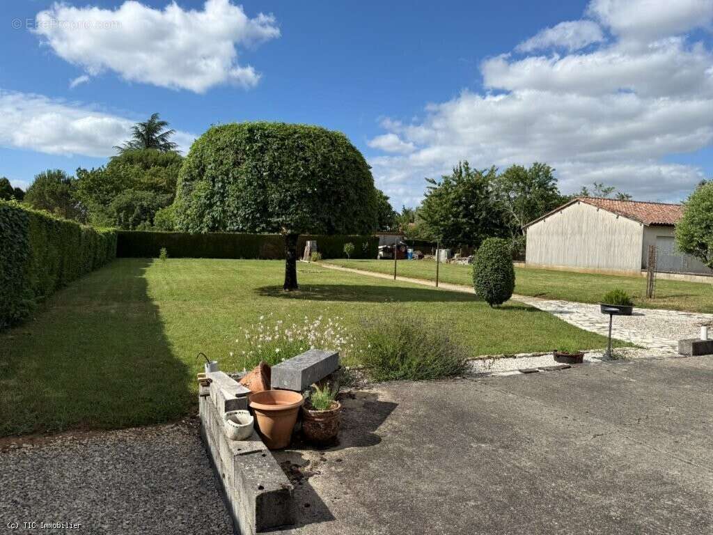 Maison à VERTEUIL-SUR-CHARENTE