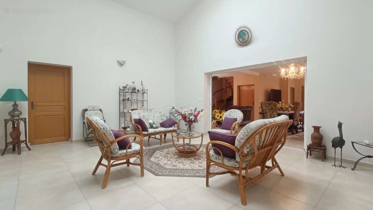 Maison à NEUVILLE-DE-POITOU