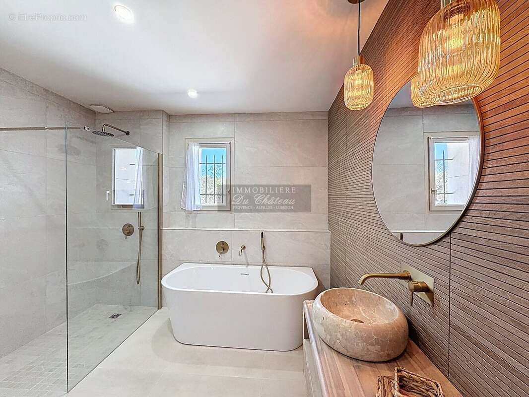 Élégante propriété en pierre neuve avec piscine et pool-house dans un environnement privilégié - photo 22