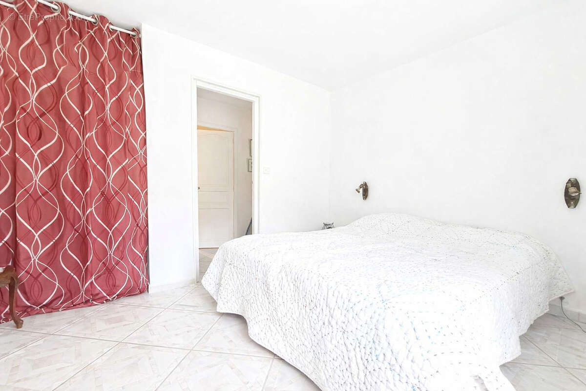 Maison en pierre rénovée à Ladoye Sur Seille (39210), 6 701m² de terrain en bord de rivière - photo 11