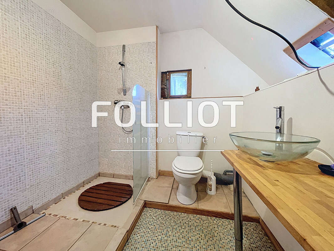 Maison à NOTRE-DAME-DE-CENILLY