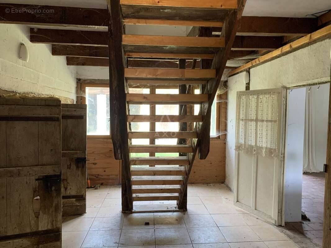 Ensemble immobilier proche de la Rochefoucauld - photo 13