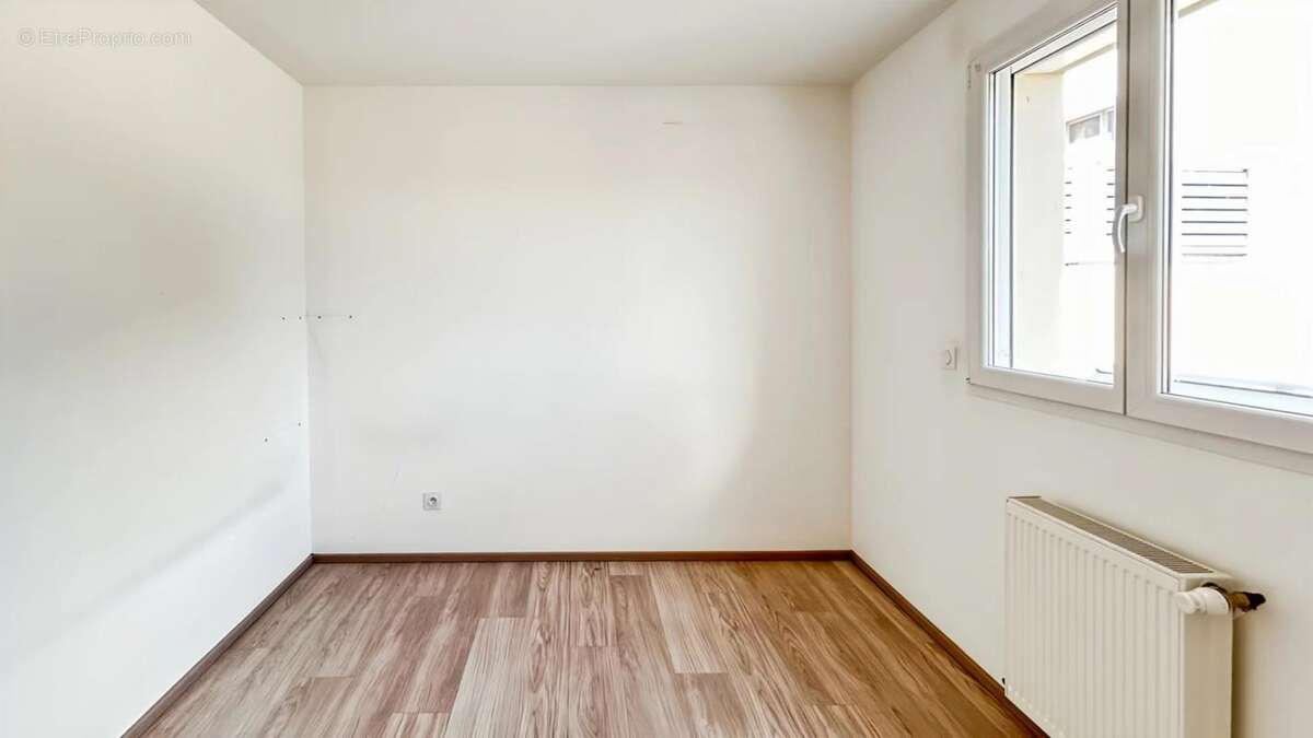 Maison à POUILLEY-LES-VIGNES