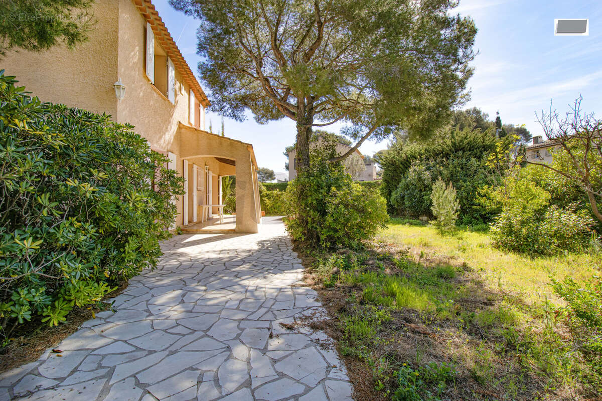 Maison à SIX-FOURS-LES-PLAGES