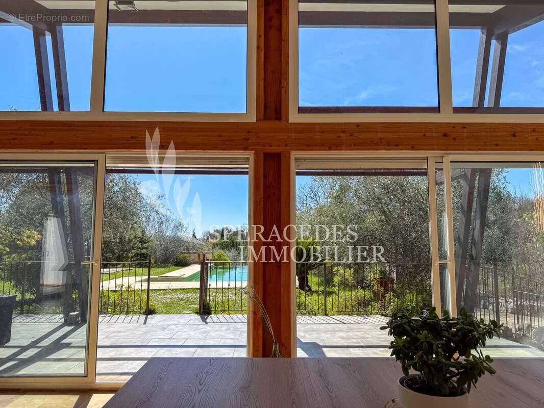 Maison à SAINT-CEZAIRE-SUR-SIAGNE