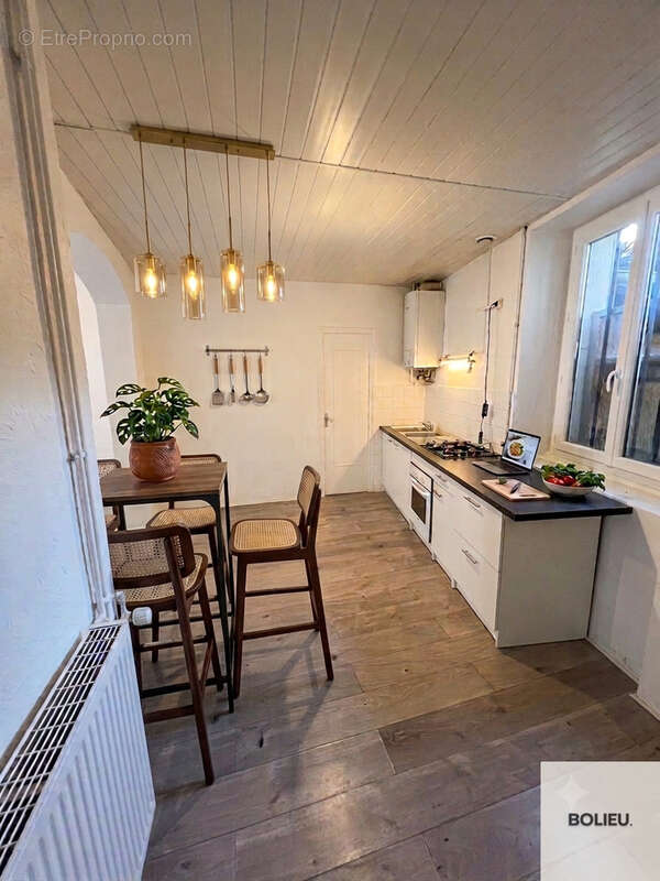Immeuble de rapport à vendre à Belley — Centre-ville, face au Château,  trois lots libre - photo 8