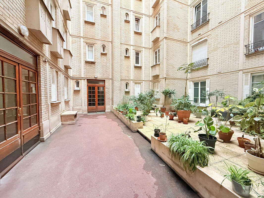 Appartement à PARIS-14E