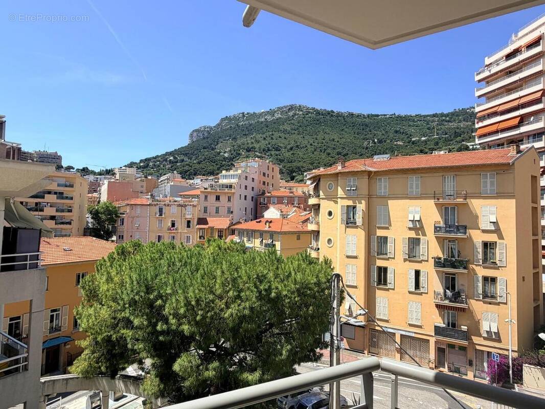   - Appartement à BEAUSOLEIL