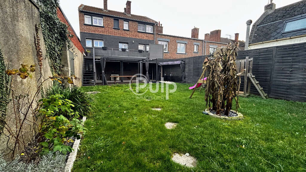 Maison à COURRIERES