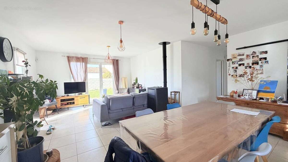 Maison à POURRIERES