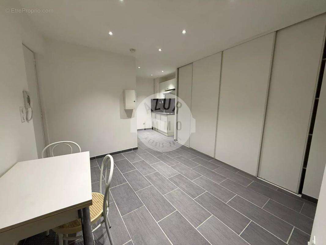 Appartement à ROQUEVAIRE