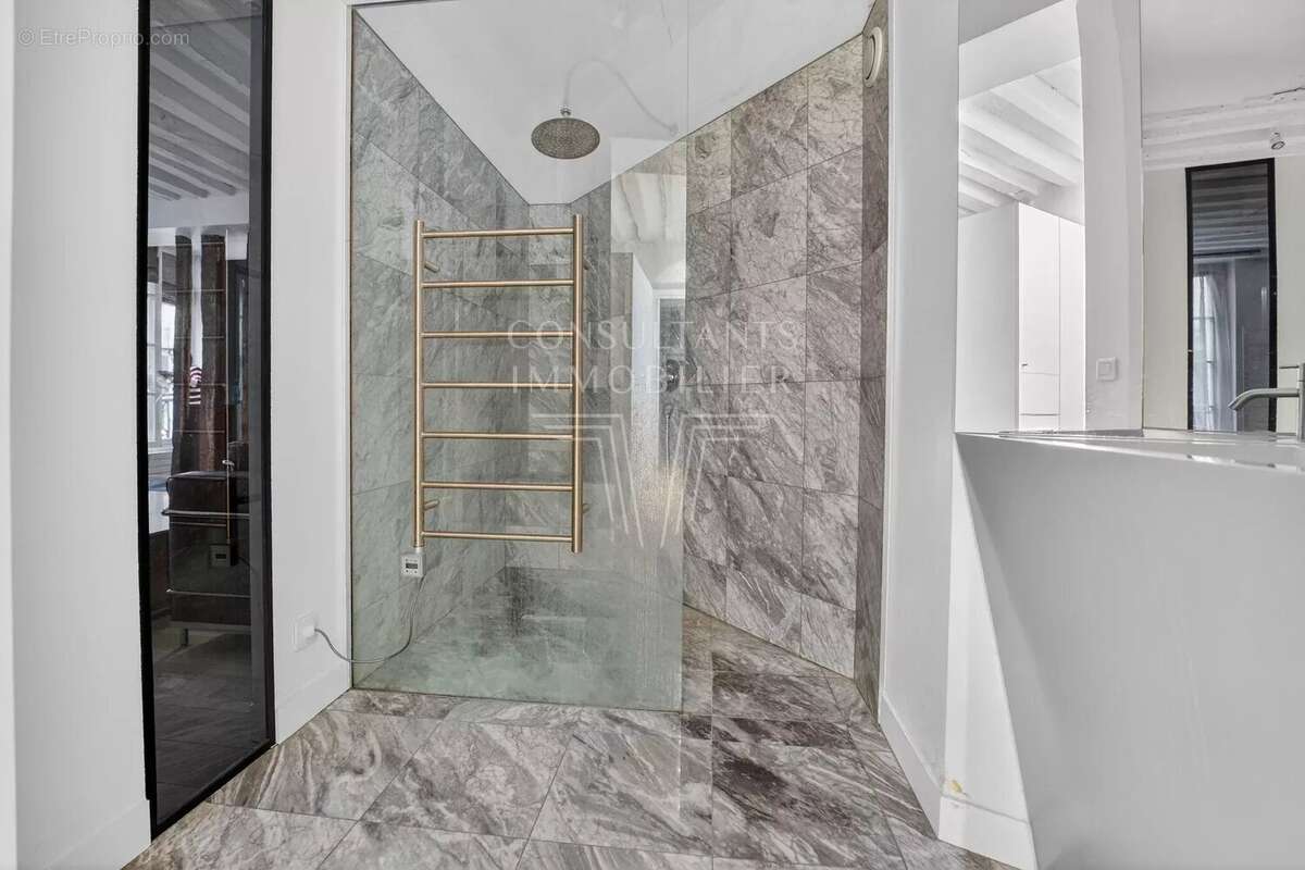 Appartement à PARIS-2E