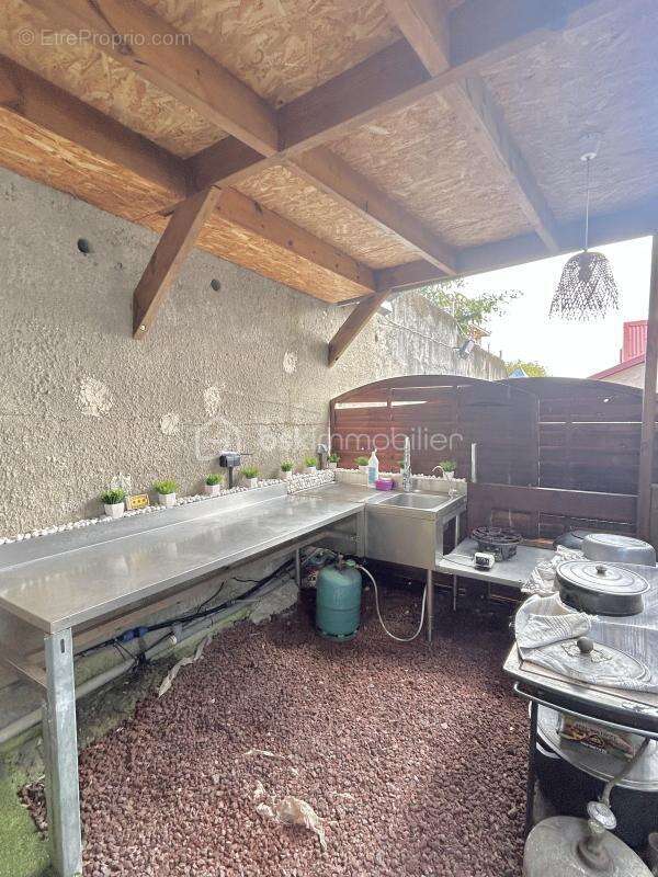 Propriété récente avec espace bien-être, fort potentiel locatif et vue montagne dégagée - photo 20