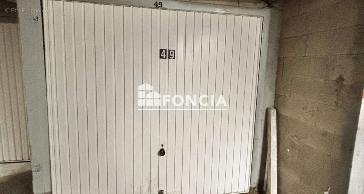 Parking à PARIS-19E