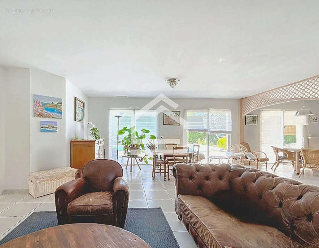 Maison à BLANQUEFORT