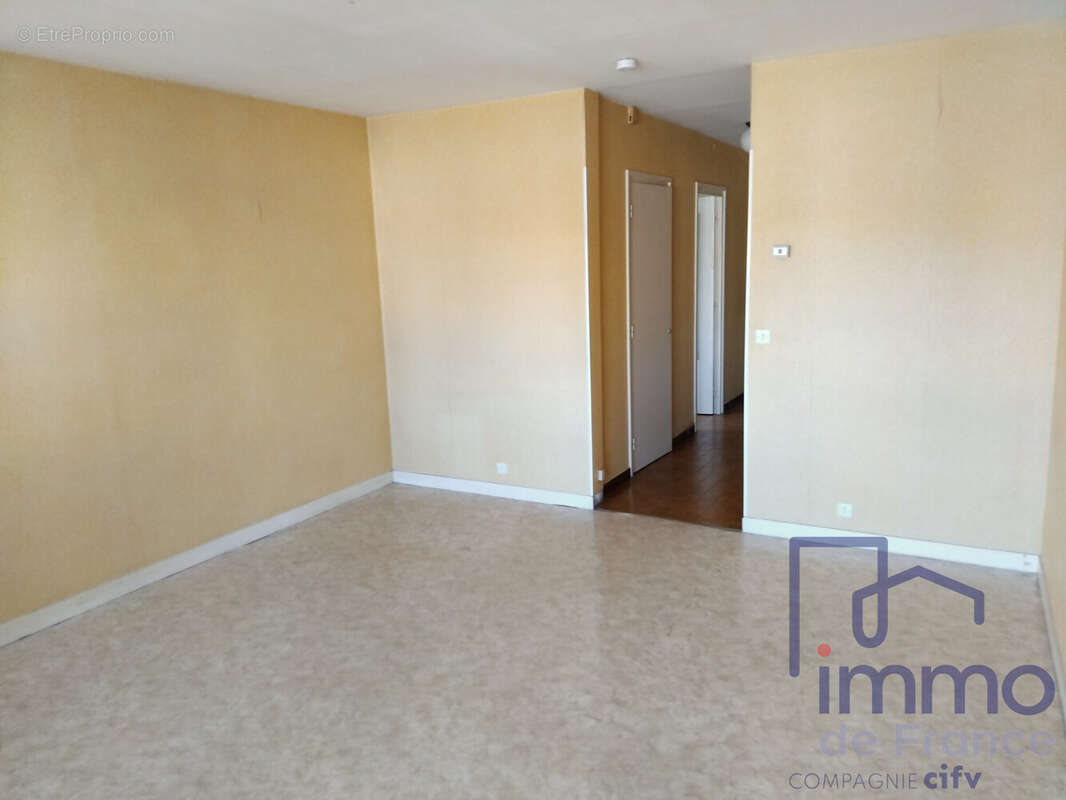 Appartement à BRIVES-CHARENSAC