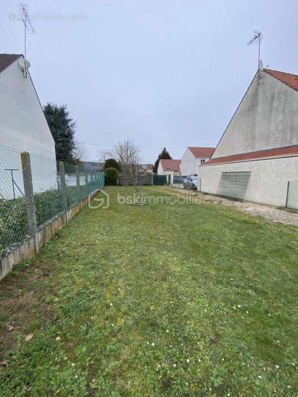 Terrain à BOISSY-LE-CUTTE