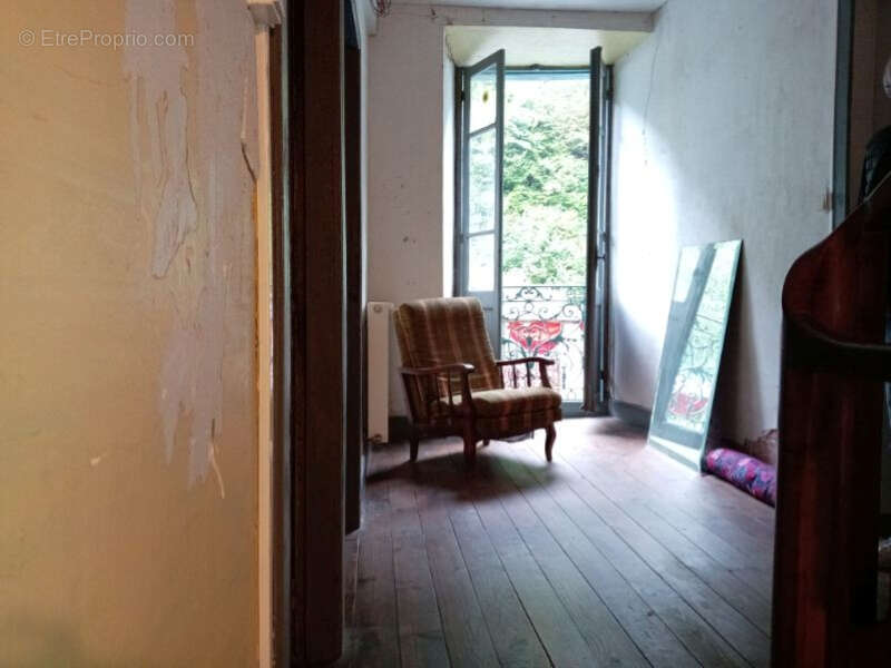 Maison à USTOU