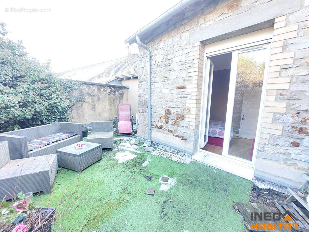 Maison à MONTREUIL-LE-GAST
