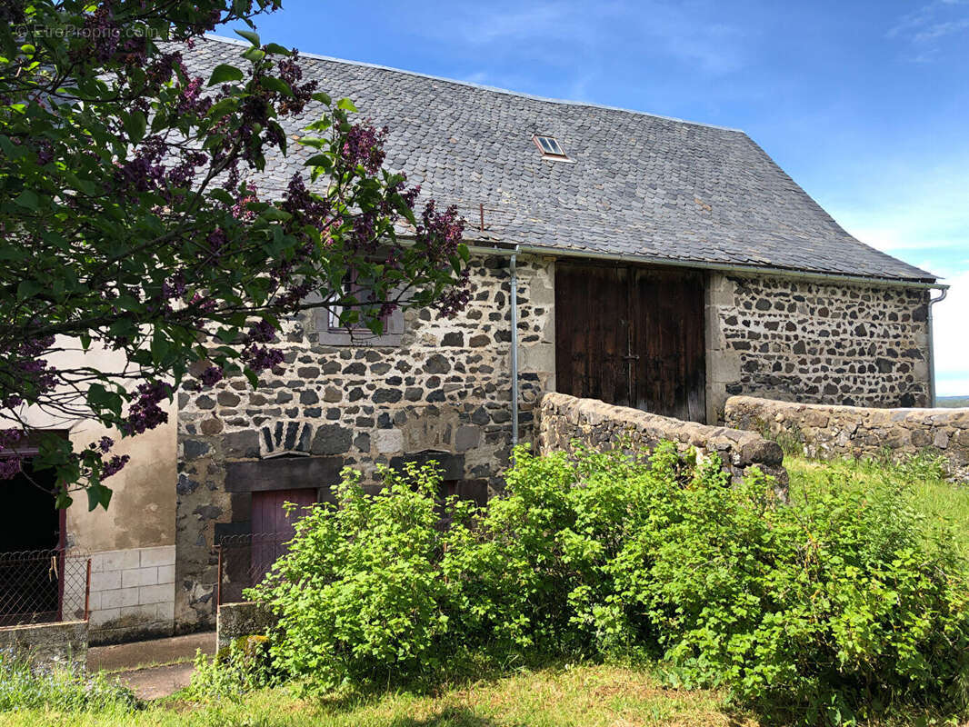 Maison à SAINT-PIERRE-ROCHE